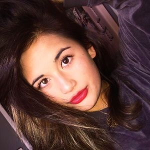 Meet your Posher, Caroline